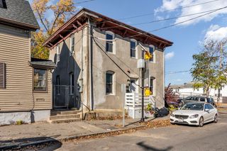 95 Hancock St, Lawrence, MA 01841