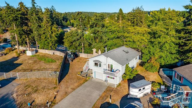 637 Cranberry Drive, Oak Harbor, WA 98277