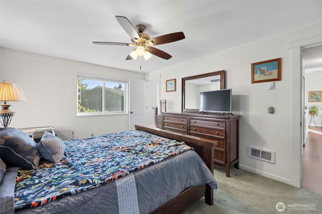 637 Cranberry Drive, Oak Harbor, WA 98277