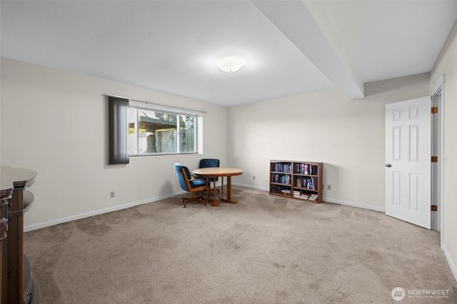 637 Cranberry Drive, Oak Harbor, WA 98277