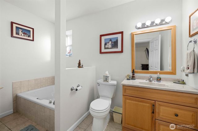 637 Cranberry Drive, Oak Harbor, WA 98277