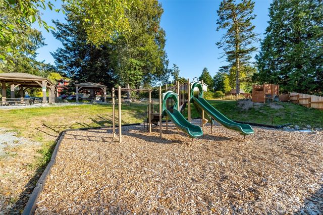 637 Cranberry Drive, Oak Harbor, WA 98277