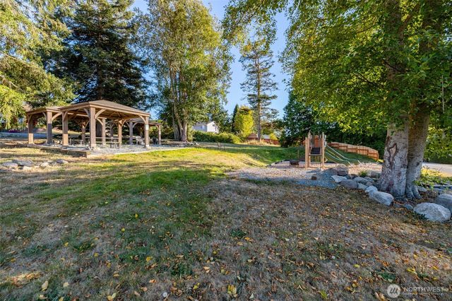 637 Cranberry Drive, Oak Harbor, WA 98277