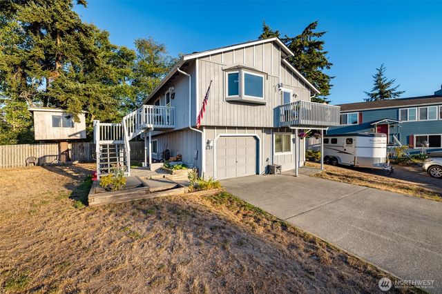 637 Cranberry Drive, Oak Harbor, WA 98277