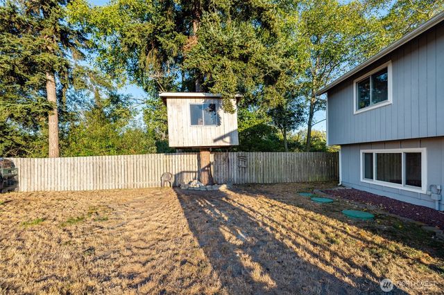 637 Cranberry Drive, Oak Harbor, WA 98277