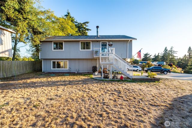 637 Cranberry Drive, Oak Harbor, WA 98277