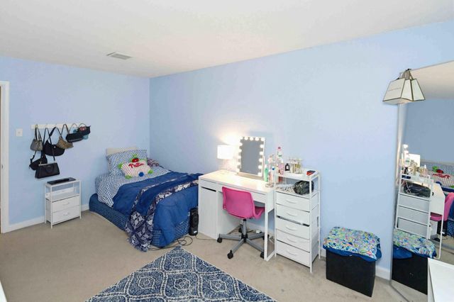 1070 BLUE ROCK LN, Blue Bell, PA 19422