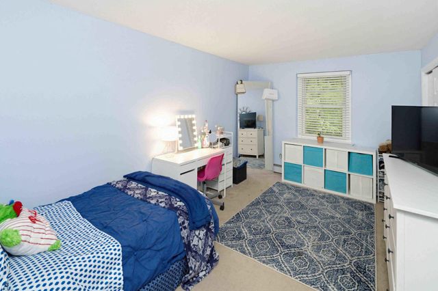 1070 BLUE ROCK LN, Blue Bell, PA 19422