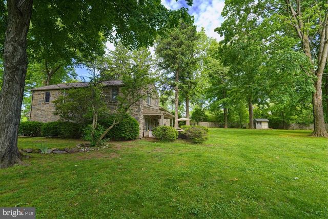 1070 BLUE ROCK LN, Blue Bell, PA 19422
