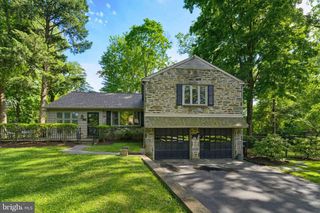 1070 BLUE ROCK LN, Blue Bell, PA 19422