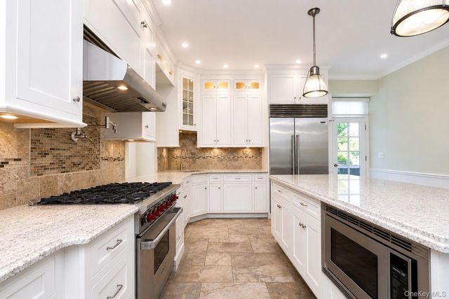 79 Flagg Court, Staten Island, NY 10304