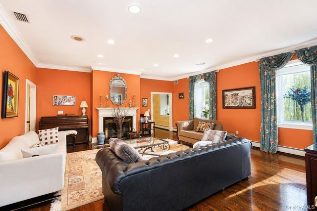 79 Flagg Court, Staten Island, NY 10304