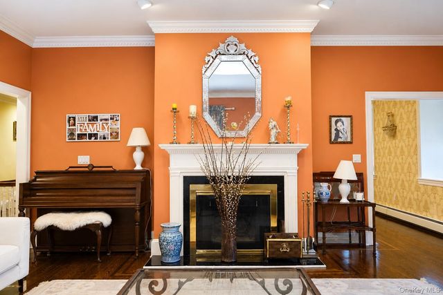 79 Flagg Court, Staten Island, NY 10304