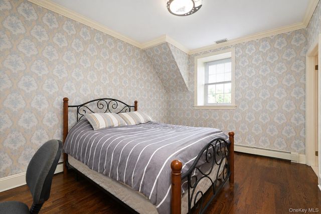 79 Flagg Court, Staten Island, NY 10304
