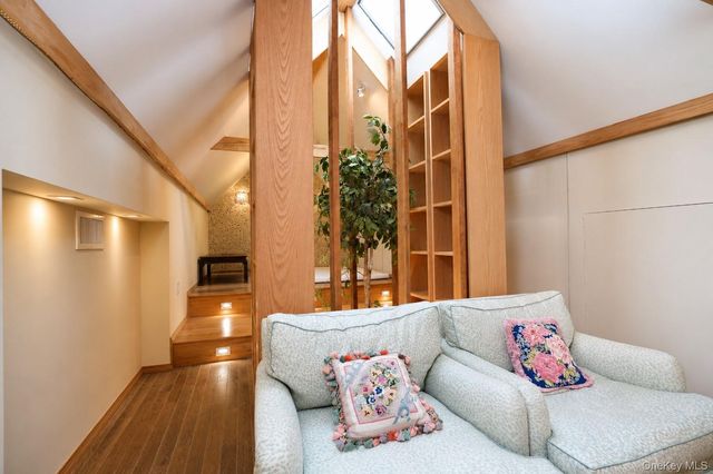 79 Flagg Court, Staten Island, NY 10304
