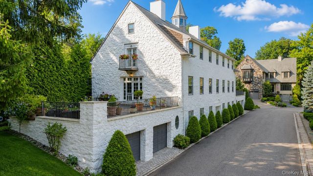 79 Flagg Court, Staten Island, NY 10304