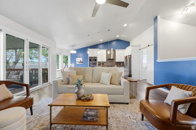 10218 S SANDY WILLOWS CV, Sandy, UT 84070