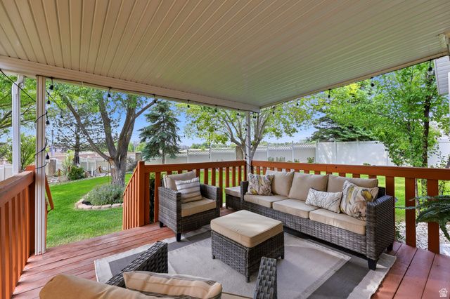 10218 S SANDY WILLOWS CV, Sandy, UT 84070
