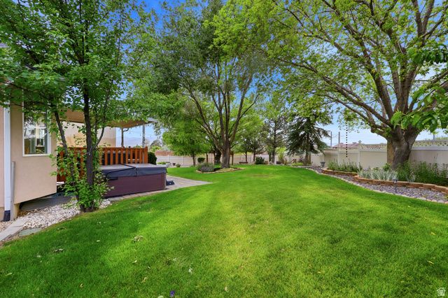 10218 S SANDY WILLOWS CV, Sandy, UT 84070