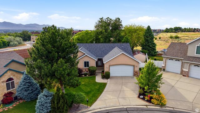 10218 S SANDY WILLOWS CV, Sandy, UT 84070