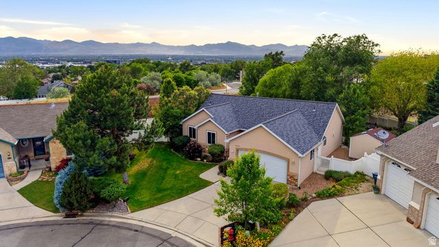10218 S SANDY WILLOWS CV, Sandy, UT 84070