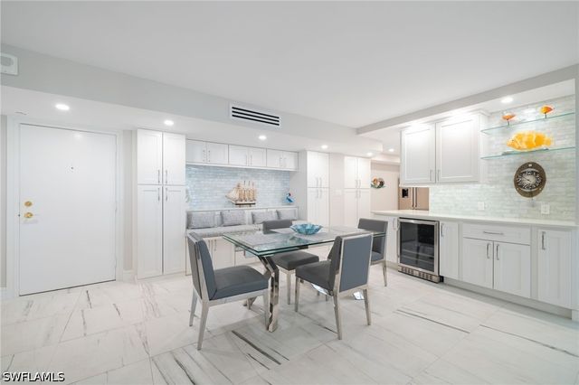 4001 Gulf Shore BLVD N 702, Naples, FL 34103