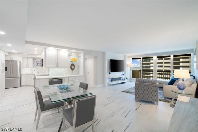 4001 Gulf Shore BLVD N 702, Naples, FL 34103