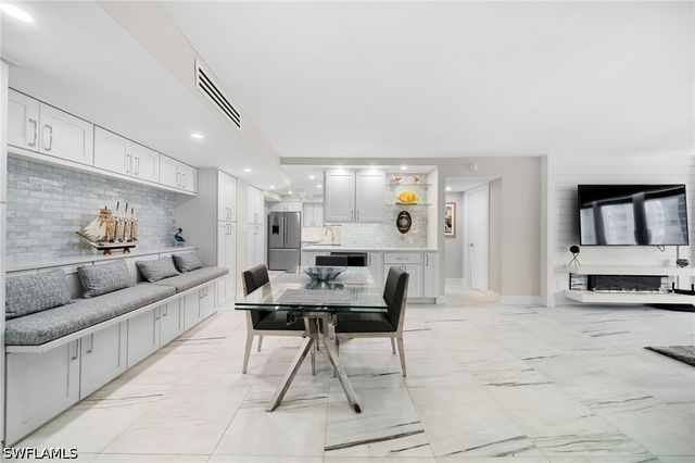 4001 Gulf Shore BLVD N 702, Naples, FL 34103