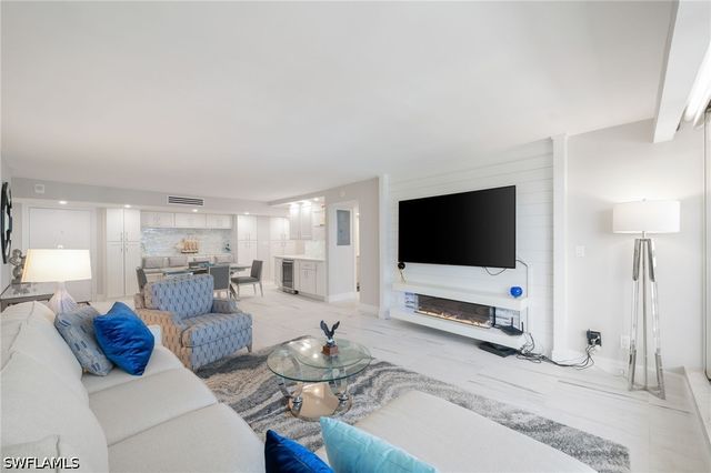 4001 Gulf Shore BLVD N 702, Naples, FL 34103