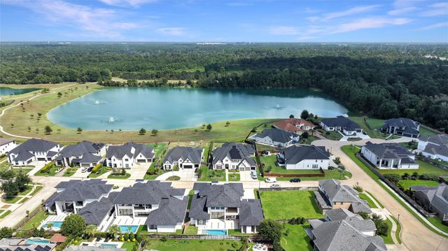 23107 Vista De Tres Lagos Drive, Spring, TX 77389