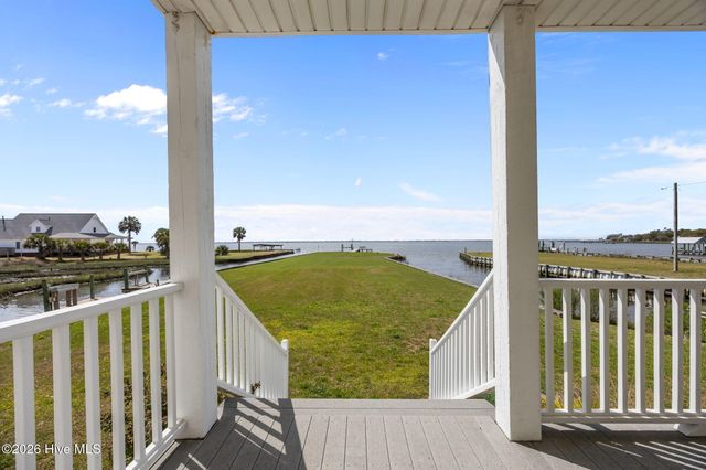 134 Water Lane, Newport, NC 28570