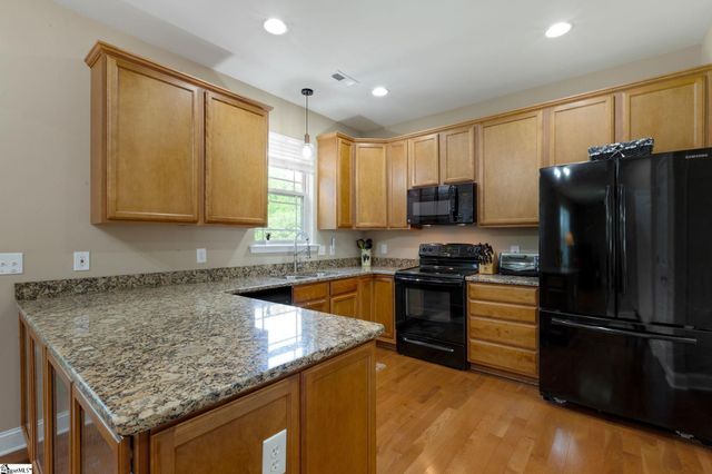 133 Stoneledges Lane, Taylors, SC 29687