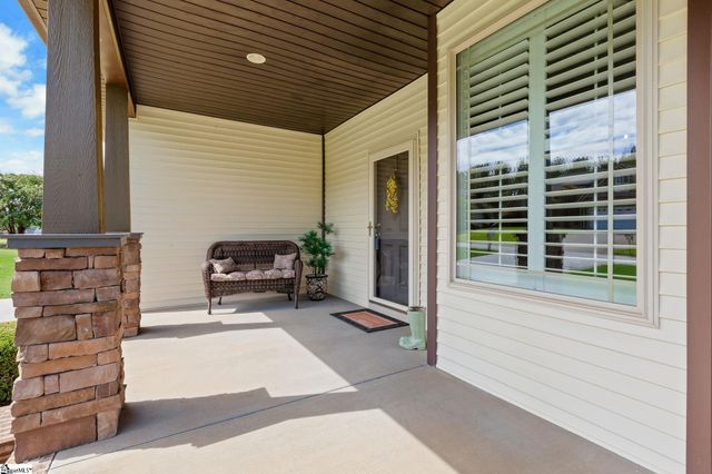 133 Stoneledges Lane, Taylors, SC 29687