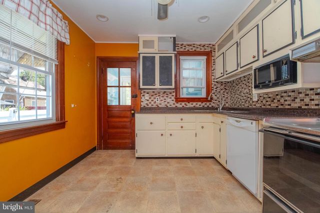18 AVENAL RD, Baltimore, MD 21221