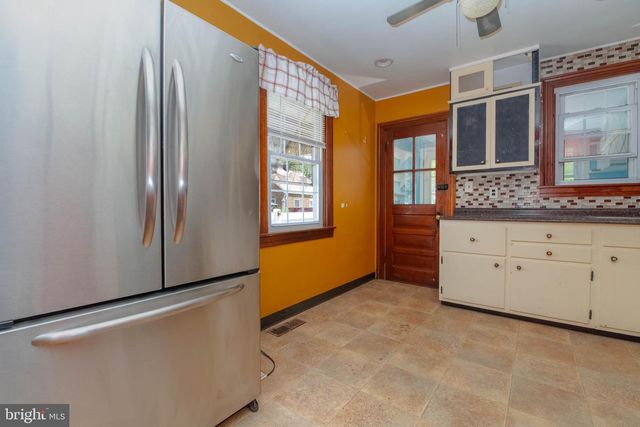 18 AVENAL RD, Baltimore, MD 21221