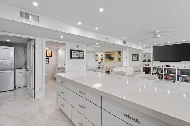 5280 N Ocean Drive 11f, Singer Island, FL 33404