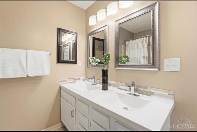 5281 Woodcliff Court, West Chester, OH 45069