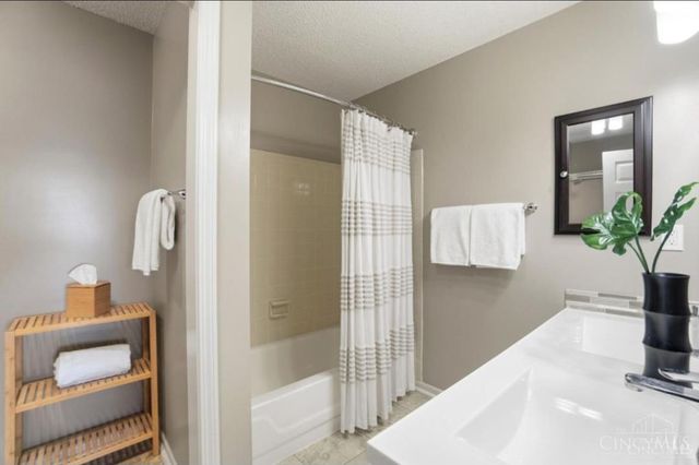 5281 Woodcliff Court, West Chester, OH 45069