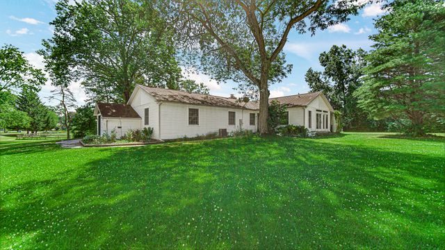 5605 N Campbell Street, Valparaiso, IN 46385