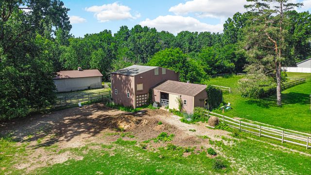 5605 N Campbell Street, Valparaiso, IN 46385