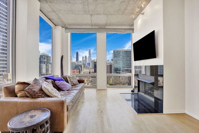 700 N LARRABEE 1007, Chicago, IL 60654