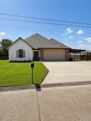 153 Belle Isle Dr, Thibodaux, LA 70301