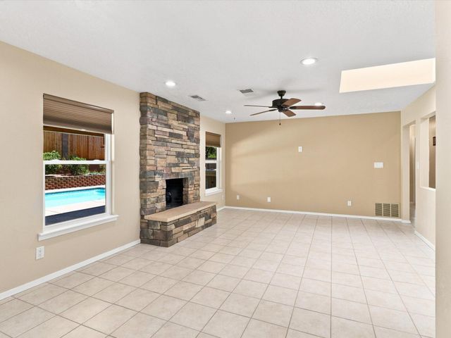 5300 Dee Drive NE, Albuquerque, NM 87111