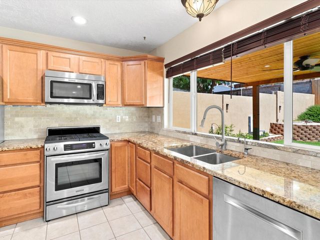 5300 Dee Drive NE, Albuquerque, NM 87111