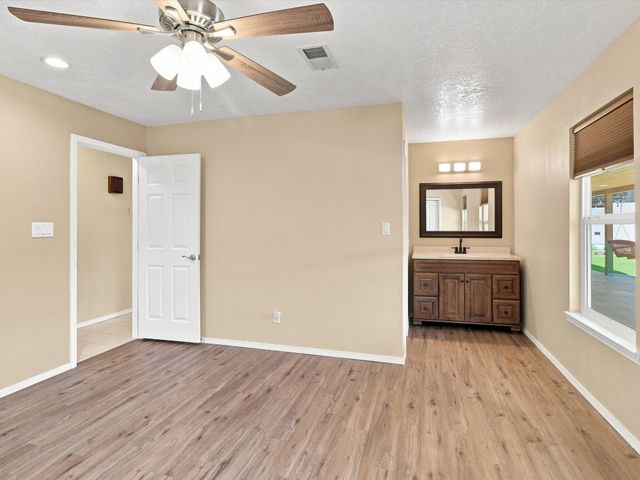 5300 Dee Drive NE, Albuquerque, NM 87111