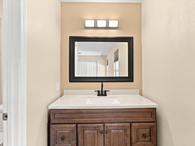 5300 Dee Drive NE, Albuquerque, NM 87111