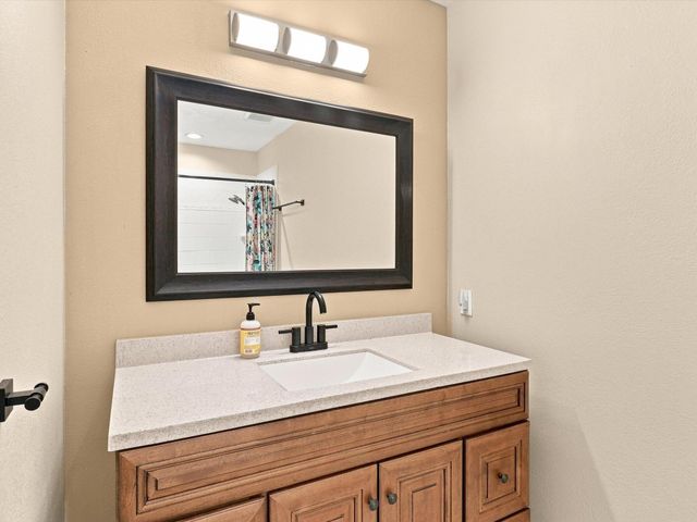 5300 Dee Drive NE, Albuquerque, NM 87111