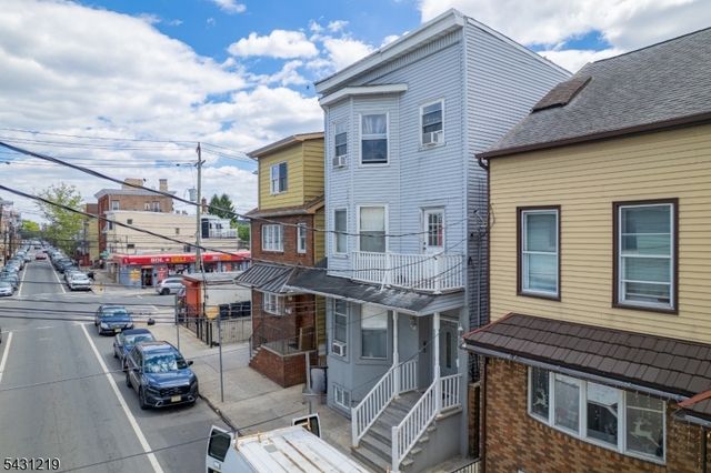 80 Elm St, Newark City, NJ 07105