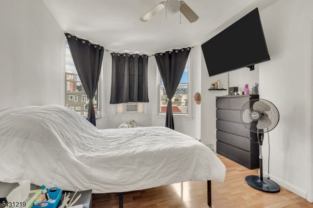 80 Elm St, Newark City, NJ 07105