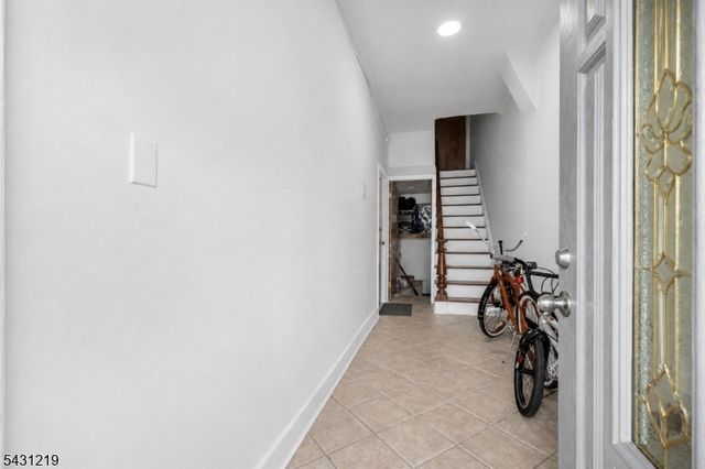 80 Elm St, Newark City, NJ 07105